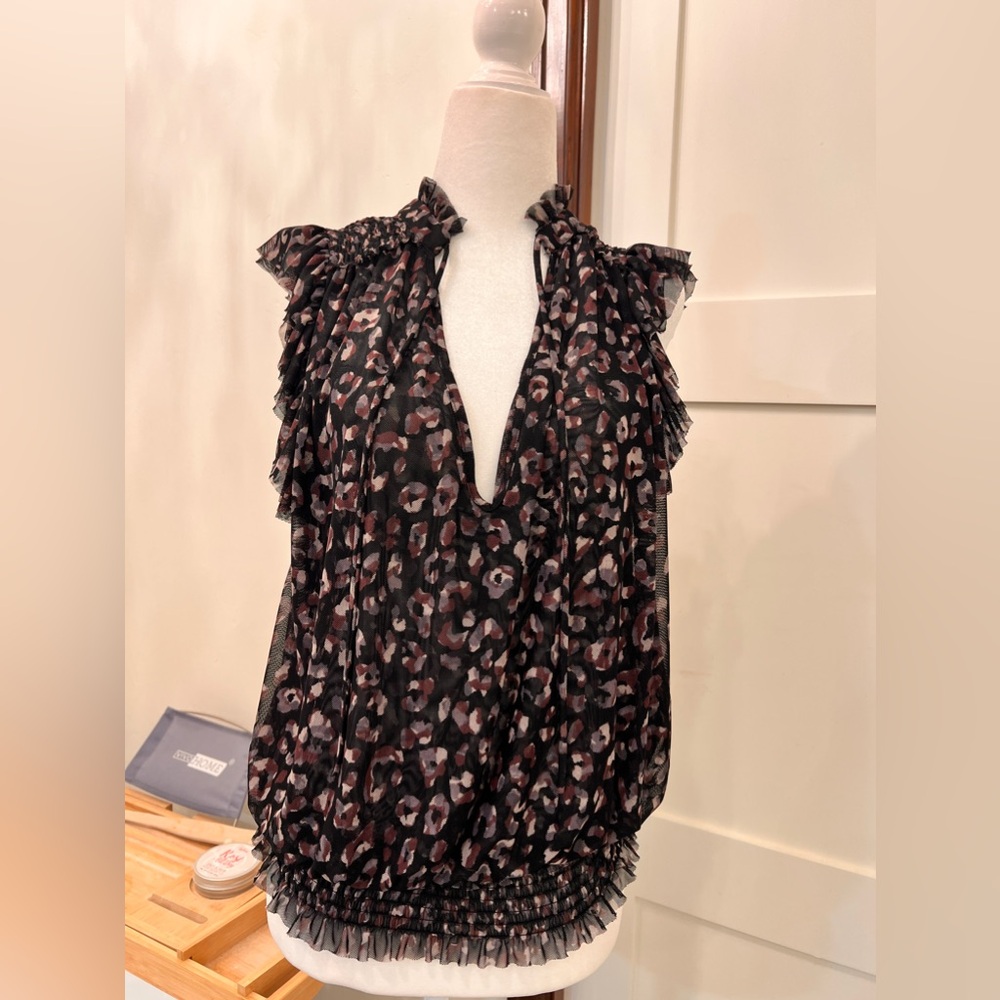 Evereve-forgiving floral tunic top
